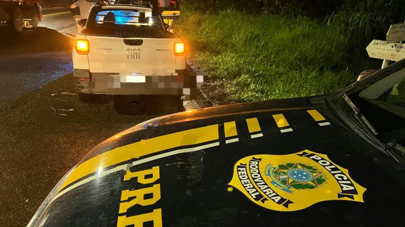 Motorista é preso com carro roubado na BR-262, em Viana
